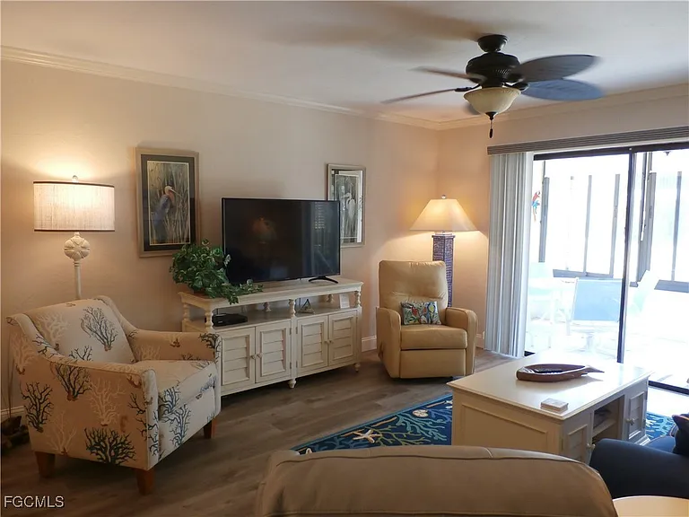 11140 Caravel Cir #109 — Photo 7