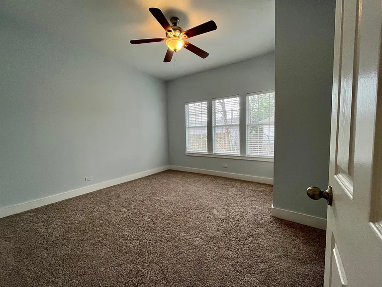 711 N Palmetto — Photo 8