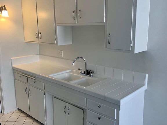 3rd image of 4401 W Verdugo Ave APT O