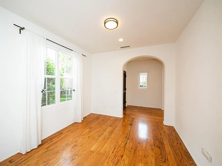 72 Chantilly — Photo 7
