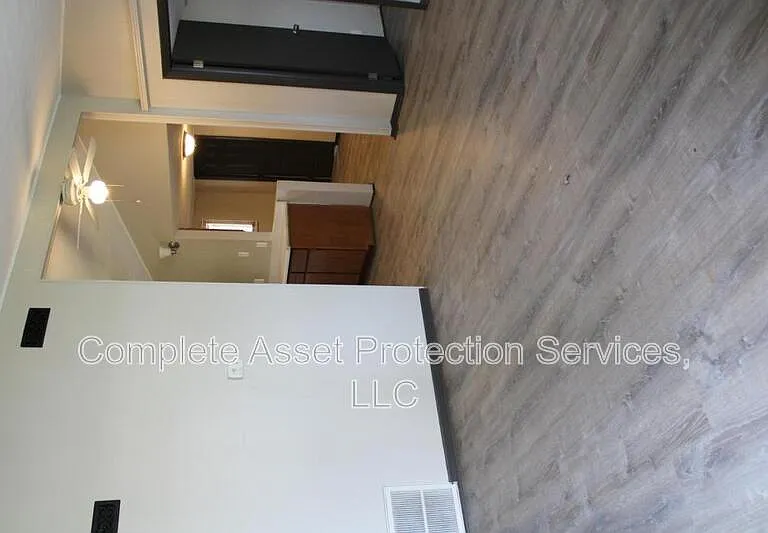 306 Chestnut St — Photo 8