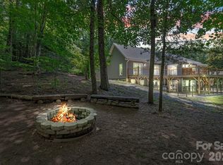 153 Skyview Cir, Asheville, NC 28804