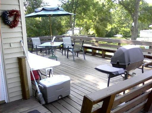 2nd image of 14 Howlands Ln