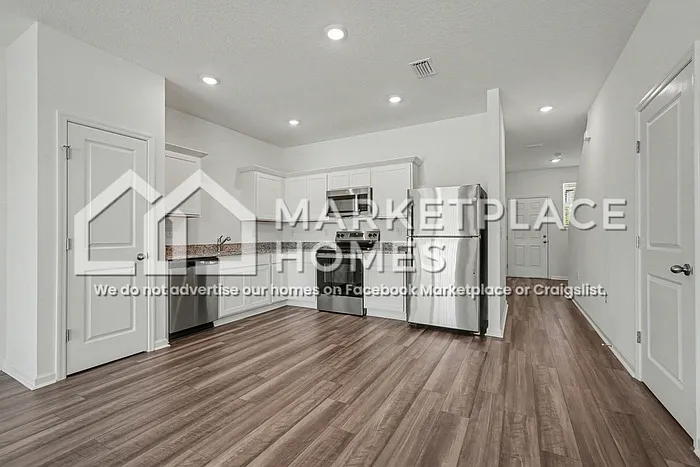 12014 Sylvia St — Photo 5