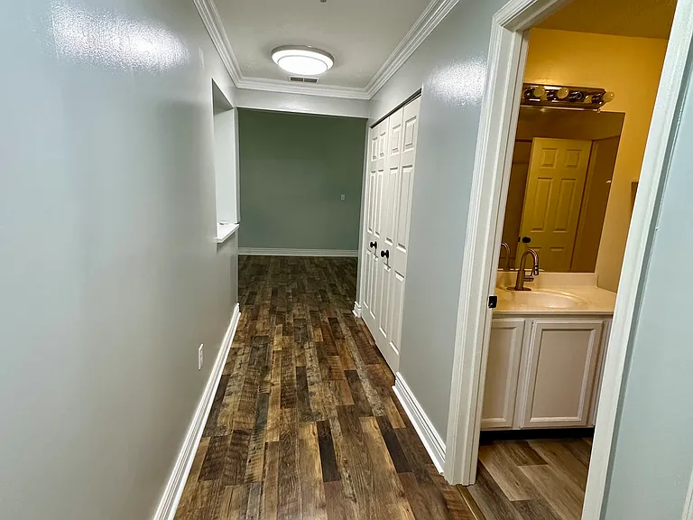 632 Kennington Rd — Photo 4