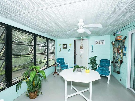 4th image of 419 Papaya Cir