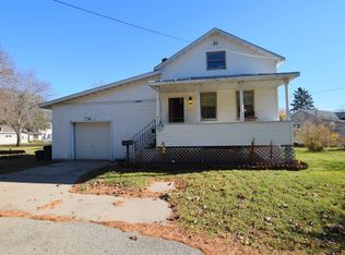 215 Locust Ave, Oconto, WI 54153