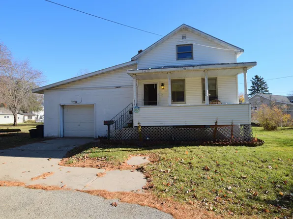 215 Locust Ave, Oconto, WI 54153