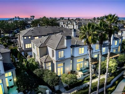 19328 Surfwave Dr, Huntington Beach, CA, 92648