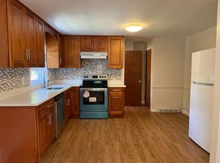 151 Gould St, Needham Heights, MA 02494