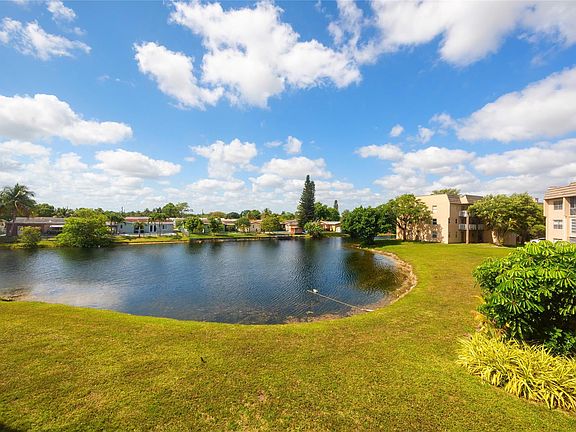 3rd image of 9360 Sunrise Lakes Boulevard #203