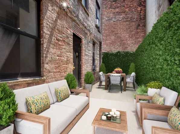 326 Bedford Avenue image 1 of 11