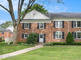 1360 Trailwood Path, Bloomfield, MI 48301