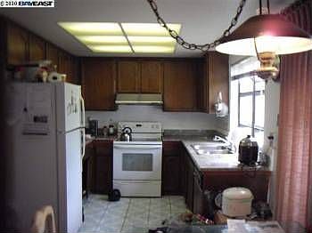 4th image of 4851 Kenwood St
