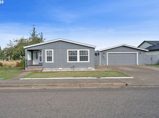 346 E 10th Pl, Junction City, OR 97448