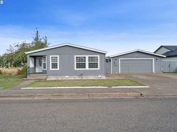 346 E 10th Pl, Junction City, OR 97448