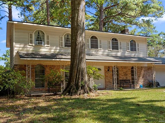 3rd image of 2042 Holly Oak Dr