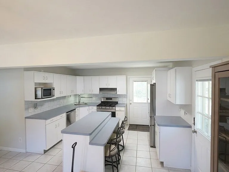 31 Dupont Ter — Photo 10