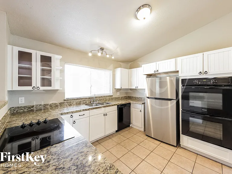 4745 W Morrow Dr — Photo 6