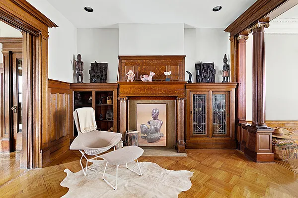 Sold by Compass | media 33