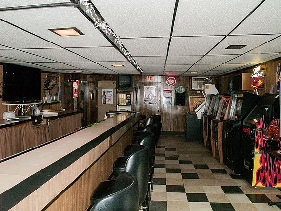 5th image of W1112 N Lake Shore Dr