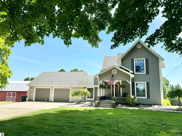 4345 S Brinton Rd, Remus, MI 49340