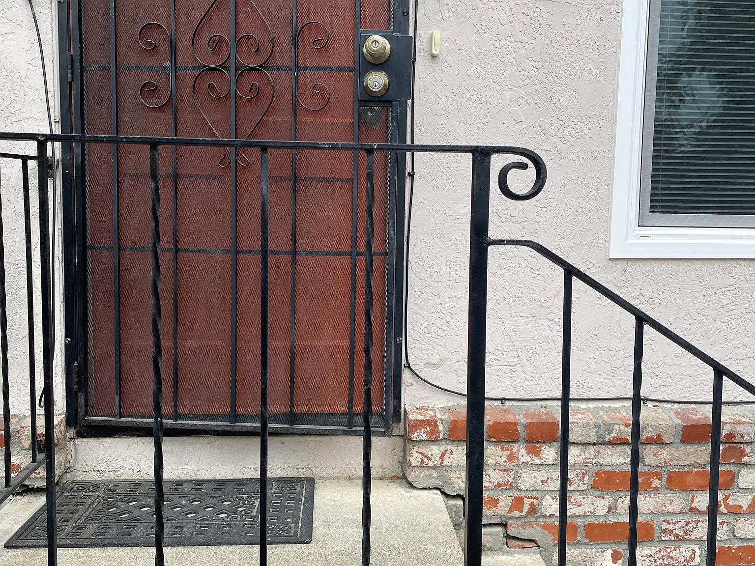 1456 1/2 Hopkins St — Photo 3
