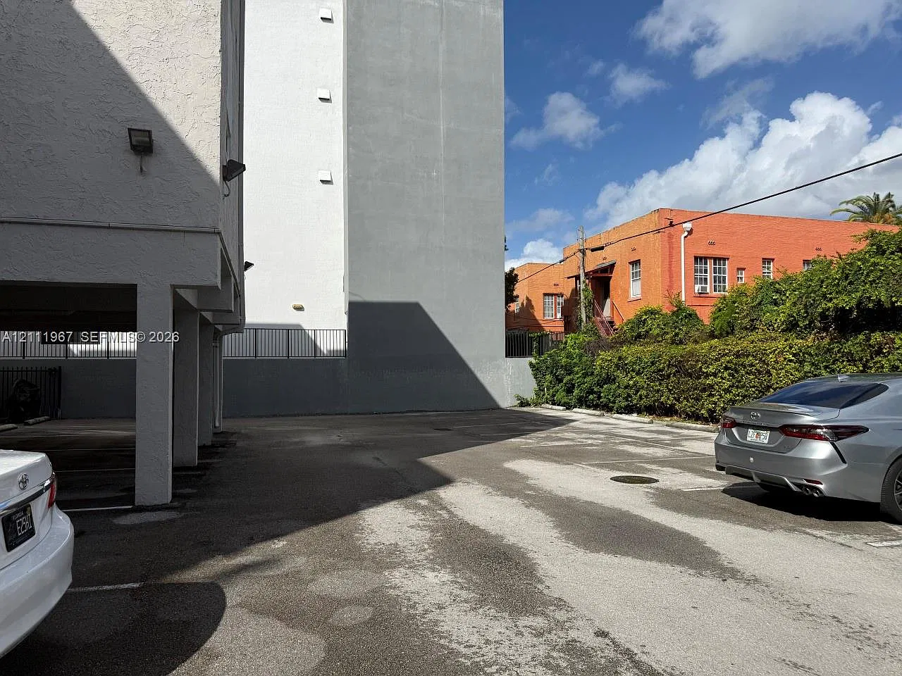 Mirador Plaza Condo — Photo 4
