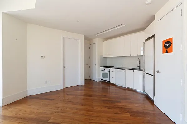 Sold by Luminous Realty | media 6