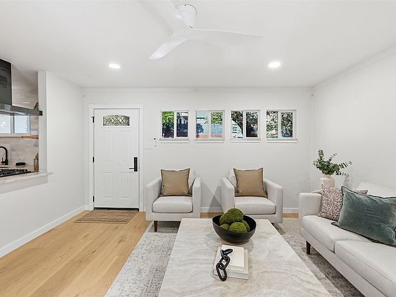 5th image of 3807 Wilson St