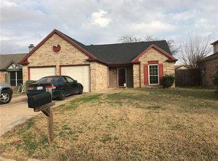 5523 Twin Timbers Dr, Arlington, TX 76018