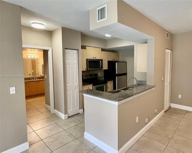 2581 Centergate Dr APT 105, Hollywood, FL, 33025
