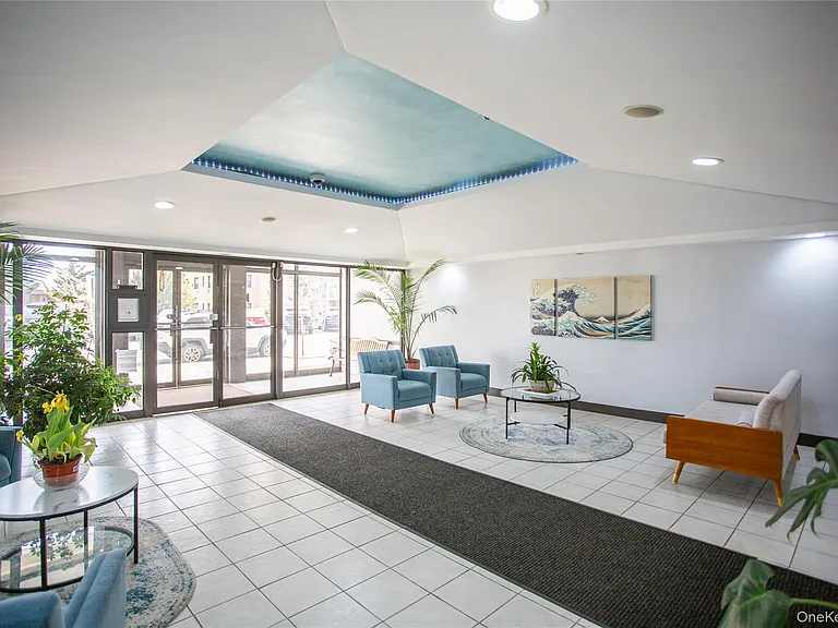 855 E Broadway #LC — Photo 4