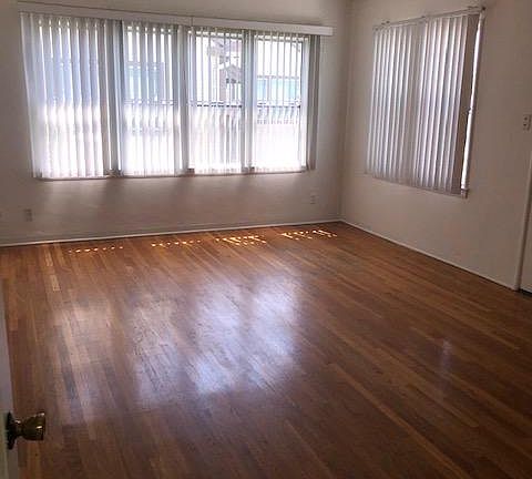 3rd image of 1037 1/2 W Glenoaks Blvd