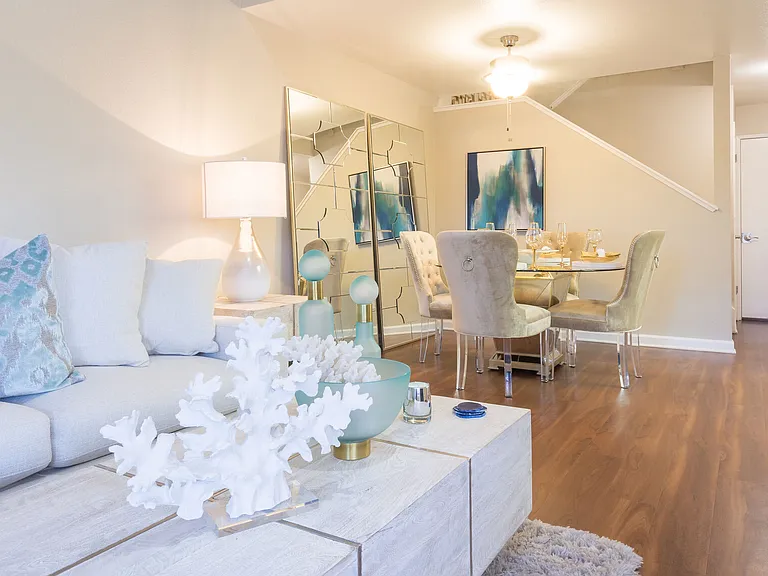 Woodstream Townhomes — Photo 7