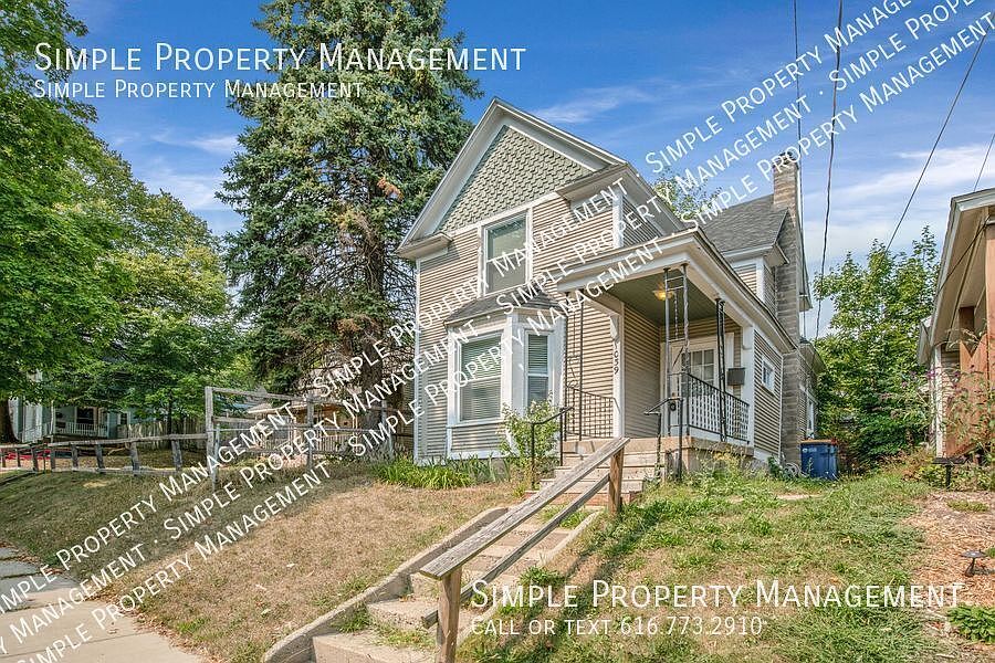 1st image of 1039 3rd St NW