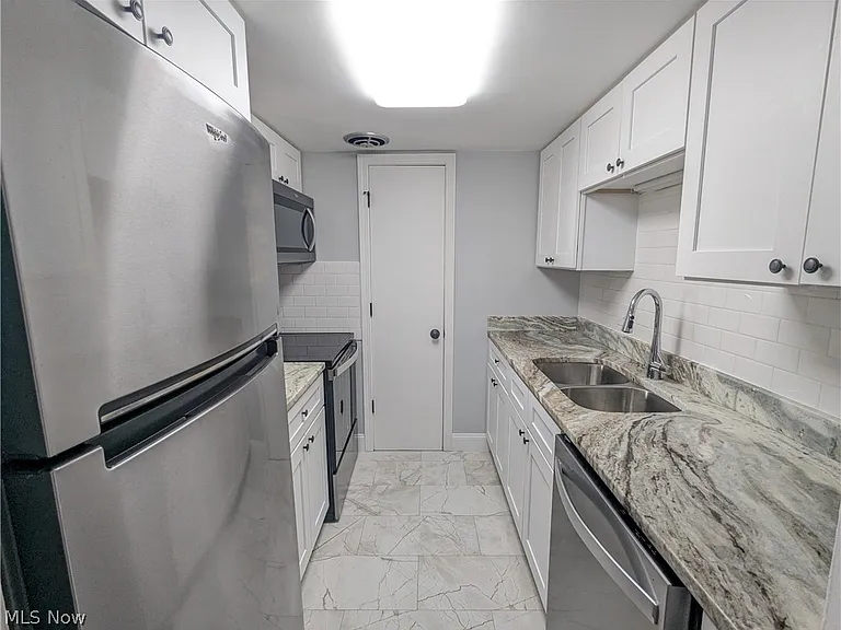 6920 Carriage Hill Dr #104 — Photo 8