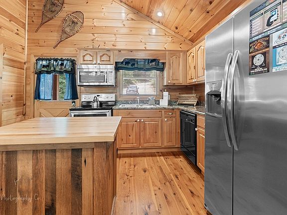 12th image of this home