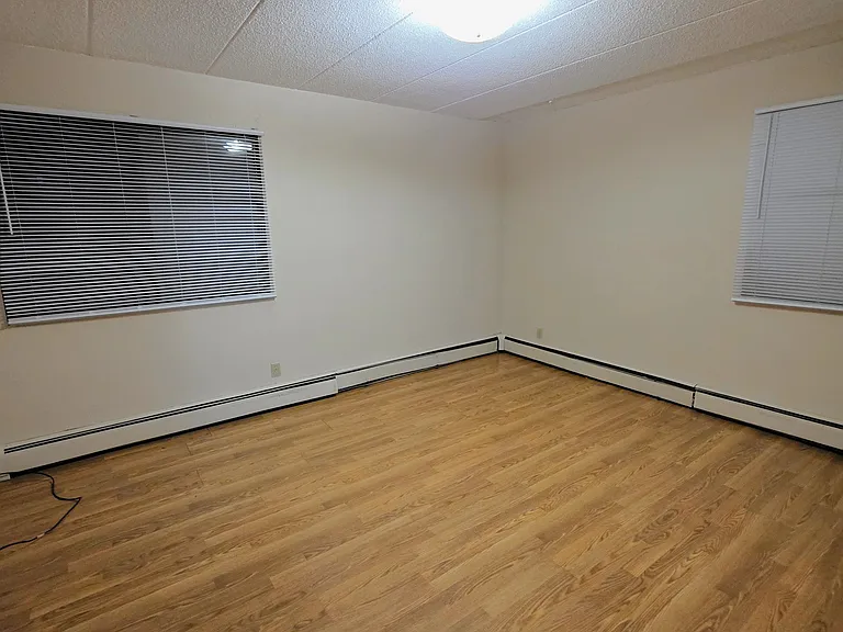 208 E Alabama St #4 — Photo 4