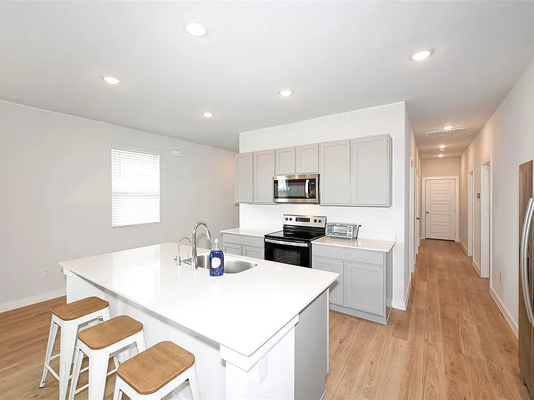 1419 Prynne St — Photo 6