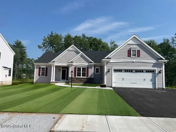 7 Angeles Avenue, Saratoga Springs, NY 12866