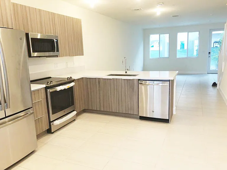 10229 NW 64th Ter #107 — Photo 11