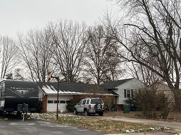 3rd image of 141 Westwood Ave