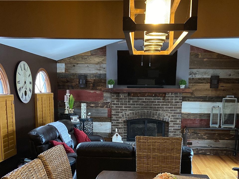 2nd image of 1237 Diane Ln