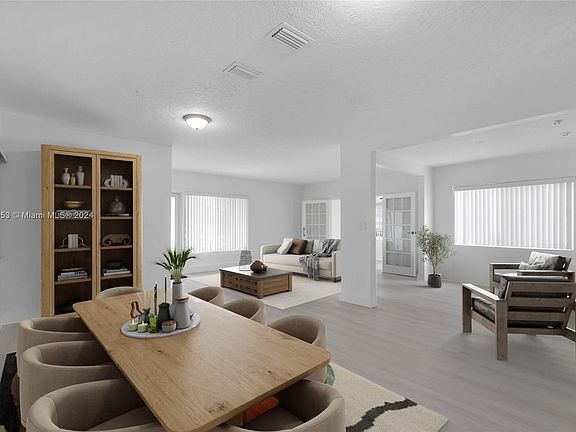 4th image of 9940 Bahama Dr