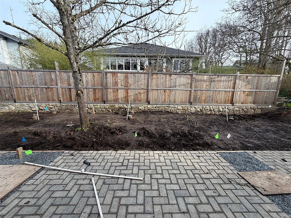 1st image of 1048 Clarke Rd #2
