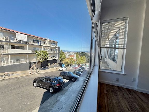 5th image of 237 Cumberland St #3