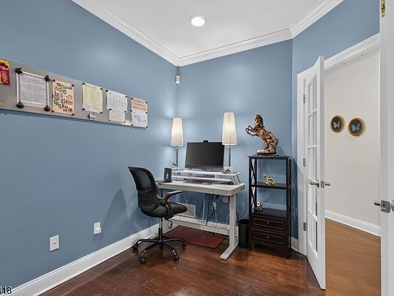 5th image of 90 Winged Foot Dr
