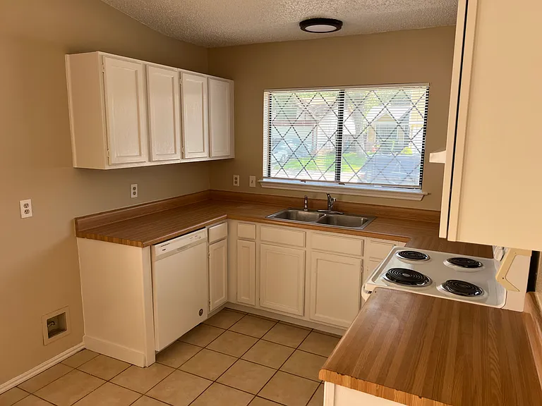9446 Valley Rdg — Photo 6
