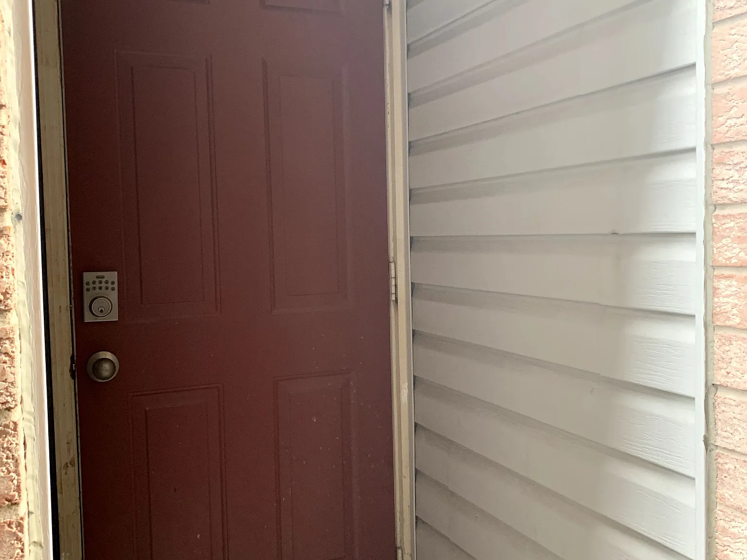 3 bed, $750 — Photo 2
